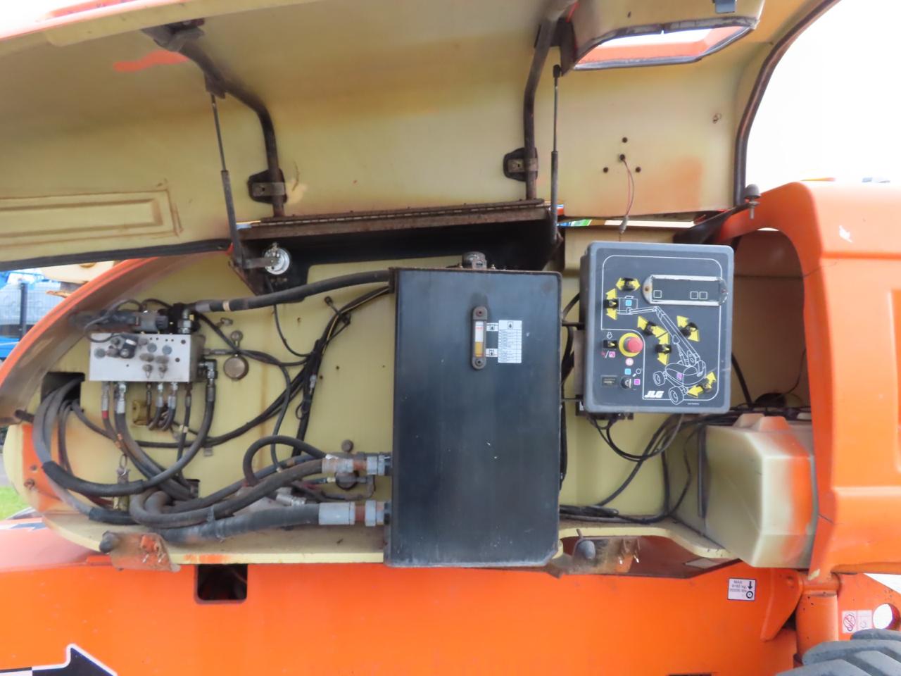 Sold - Scissor Lift - View 3